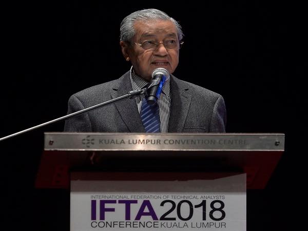 Tun Dr. Mahathir Mohamad menyampaikan ucaptama di Persidangan IFTA ke-31, KLCC 2018